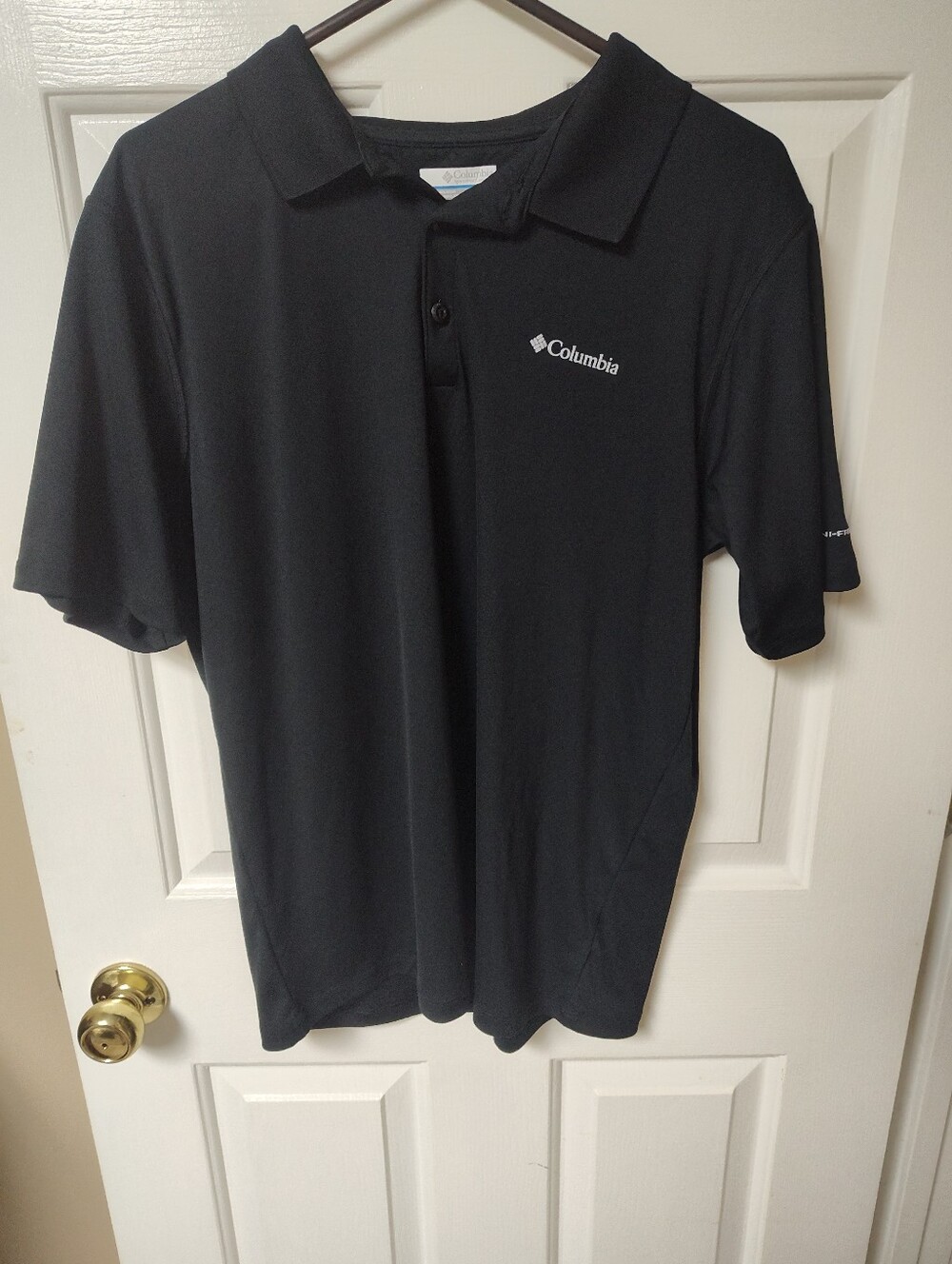 Columbia Menโs Black Short-Sleeve Polo Medium